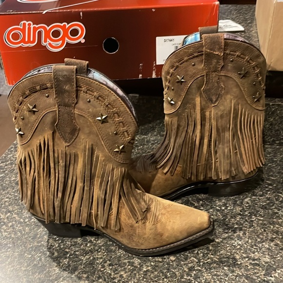 Dingo fringed cowgirl boots. gorgeous boots that have never been worn size 8.5 - Picture 9 of 13